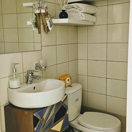 ζεστό κοντά στο κέντρο της αθήνας Apartment *